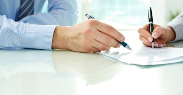 Avocat en droit des contrats