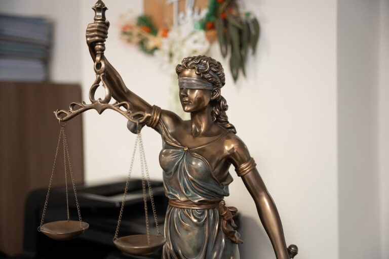 Quels sont les critères incontournables pour trouver un bon avocat en droit du travail ?